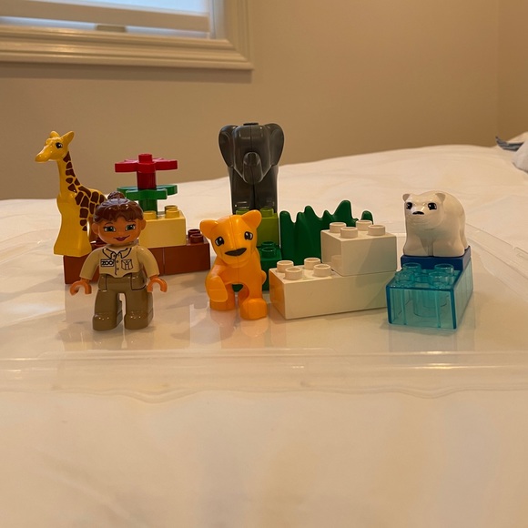 LEGO 4962 Duplo Baby Zoo - Picture 1 of 2